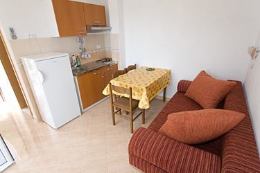 APT Brajković 44 - A2a2 - 7 kuch-jíd.jpg