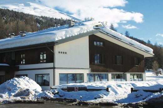 Hotel 047-178  Livigno  Alta Valtellina  Itálie.jpg
