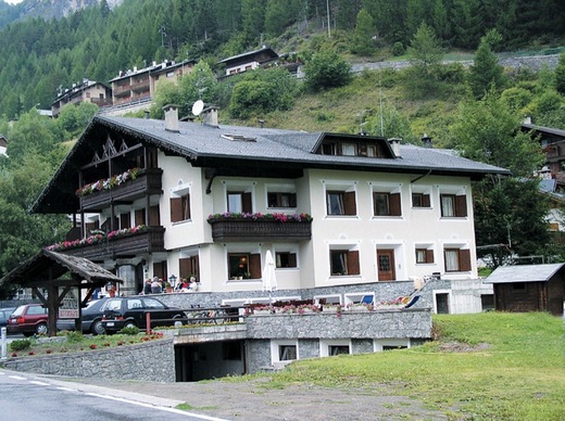 Hotel 047-30  Bormio - San Colombano  Alta Valtellina  Itálie.jp