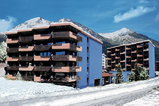 Hotel 047-567  Davos - Klosters  Graubünden  Švýcarsko.jpg