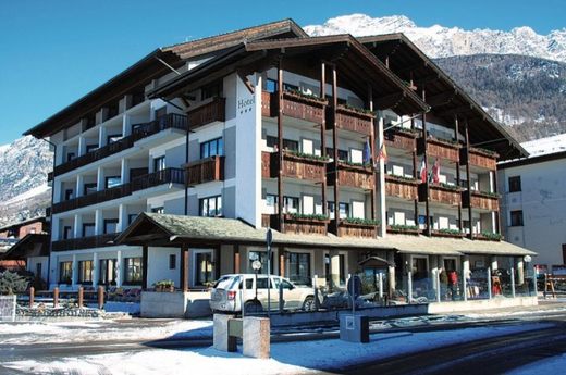 Hotel 047-6  Bormio - San Colombano  Alta Valtellina  Itálie.jpg