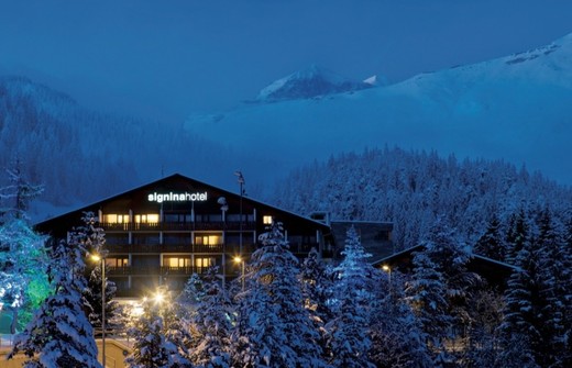 Hotel 047-706  Flims Laax Falera  Graubünden  Švýcarsko.jpg