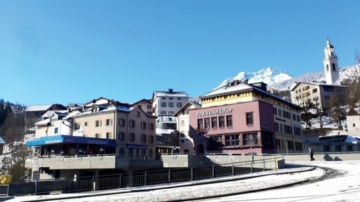Hotel 047-758 Savognin  Graubünden  Švýcarsko.jpg