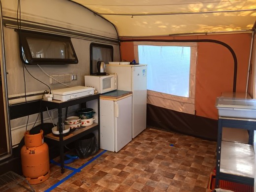 Karavan Hobby 3-4 os. č. 2 c.jpg