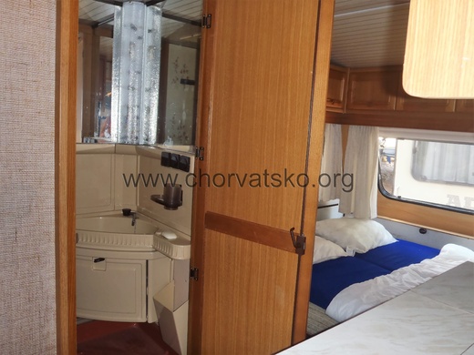 Karavan Hobby 3-4 os. č. 2 ch.JPG
