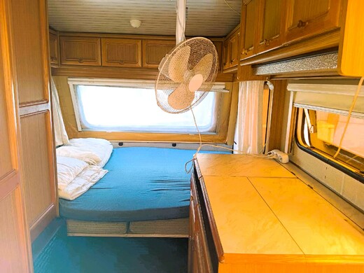 Karavan Hobby 3-4 os. č. 2 f.jpg